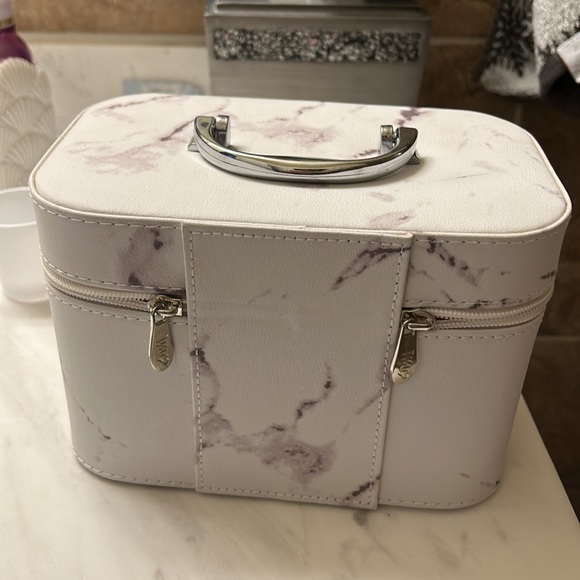 Makeup case - Picture 2 of 5
